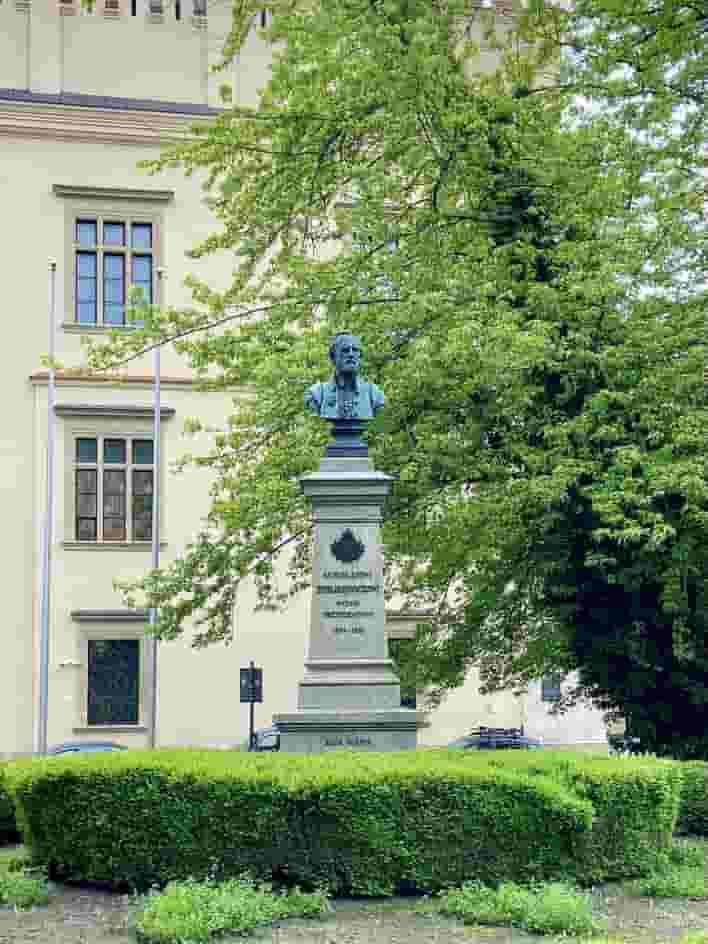 Mikołaj Zyblikiewicz Monument