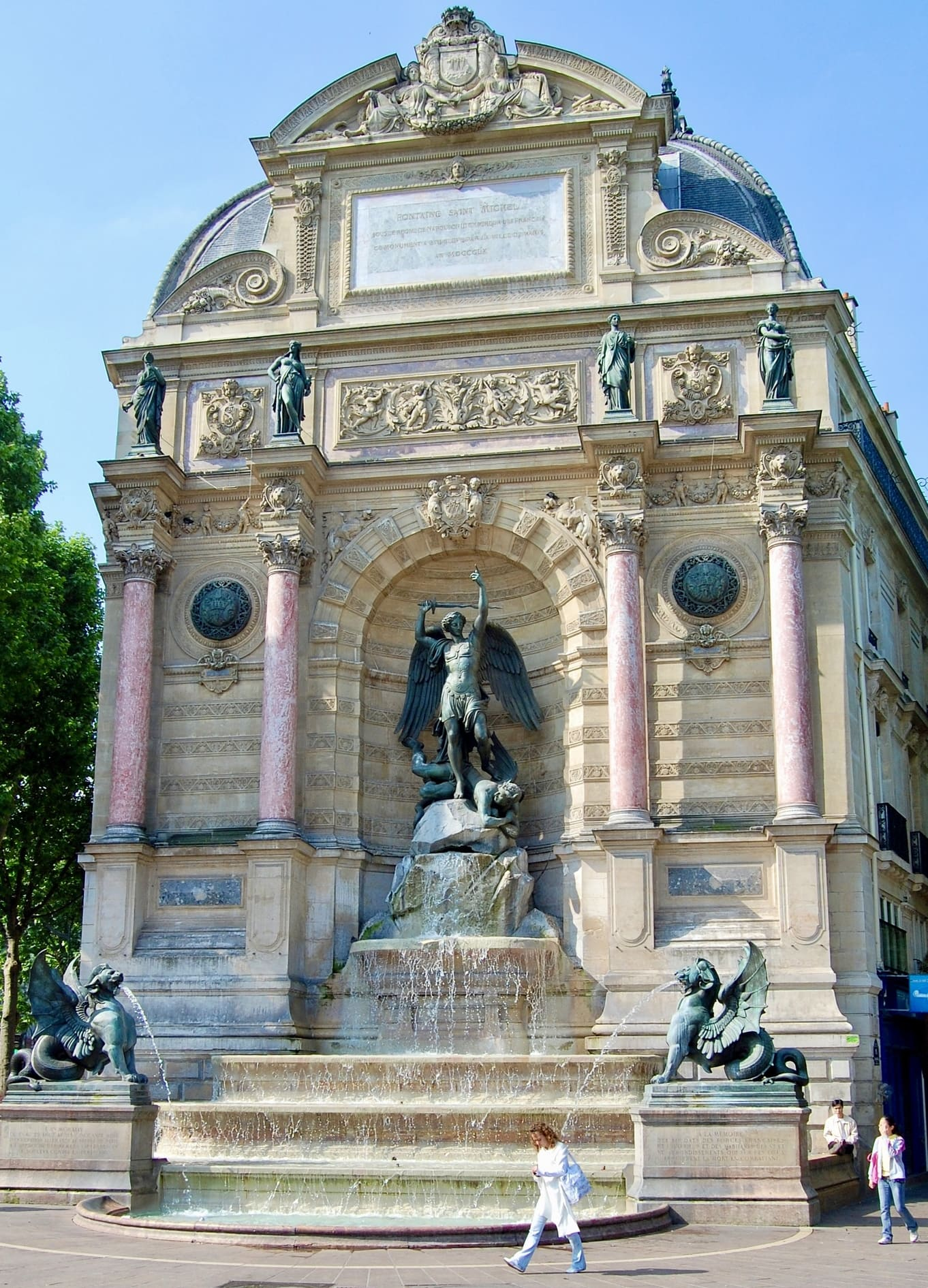 Fountain Saint-Michel